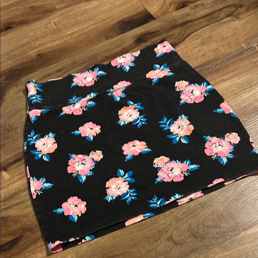 Floral Black Skirt - Picture 7 of 8